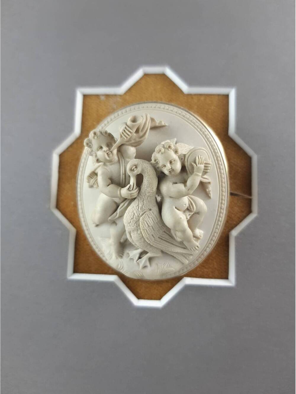 Victorian 18k Gold Hand-Carved Lava Stone Cameo Brooch